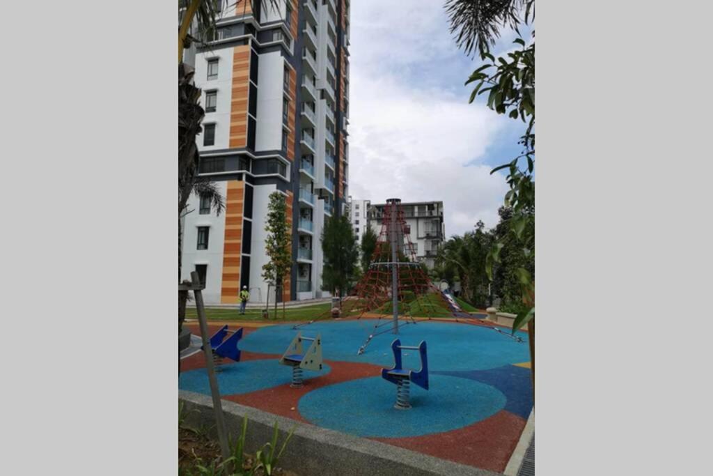 Timurbay Studio Apartment Facing Beautiful Beach Kuantan Exterior foto